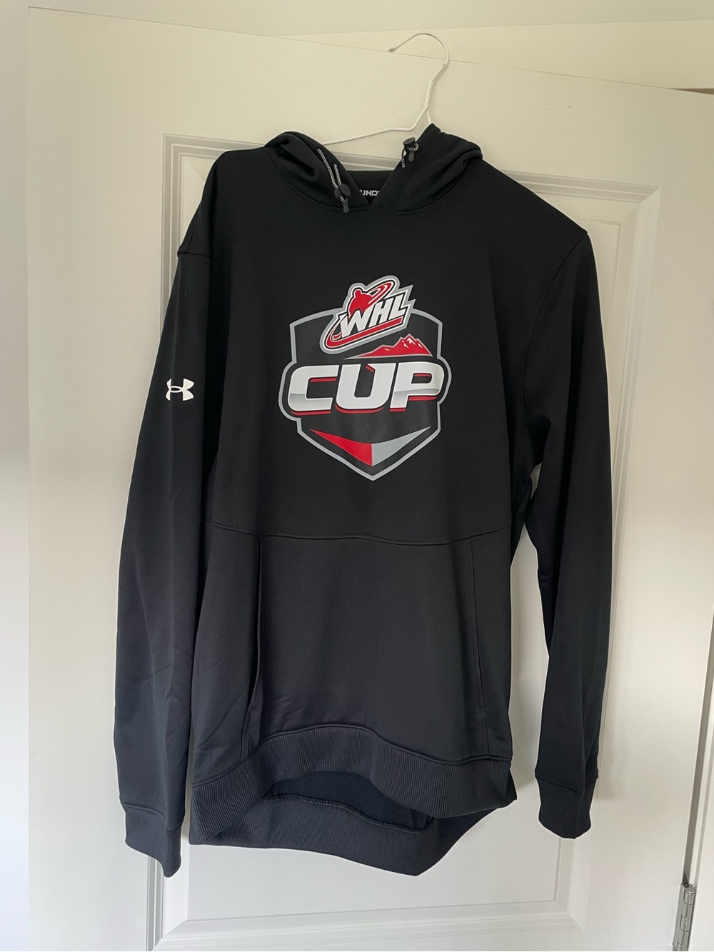 Under Armour WHL Cup Hoodie Size Medium Curved Hem- NWOT